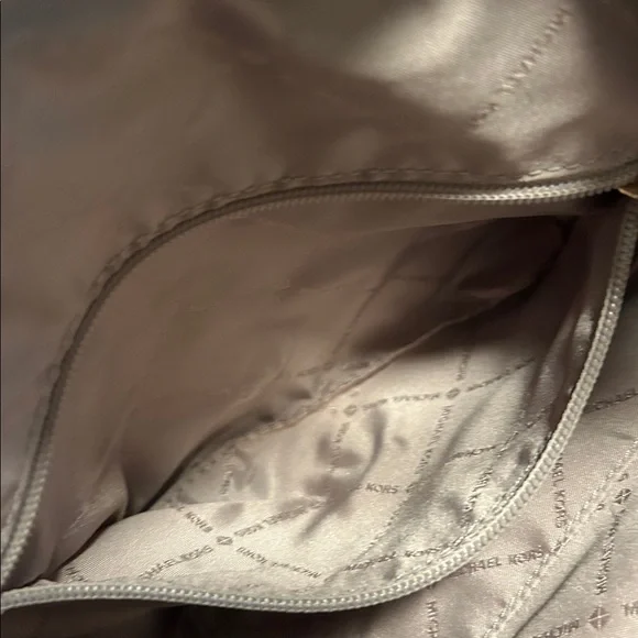 Michael Kors Brynn Bucket Bag NWOT - Picture 5 of 12